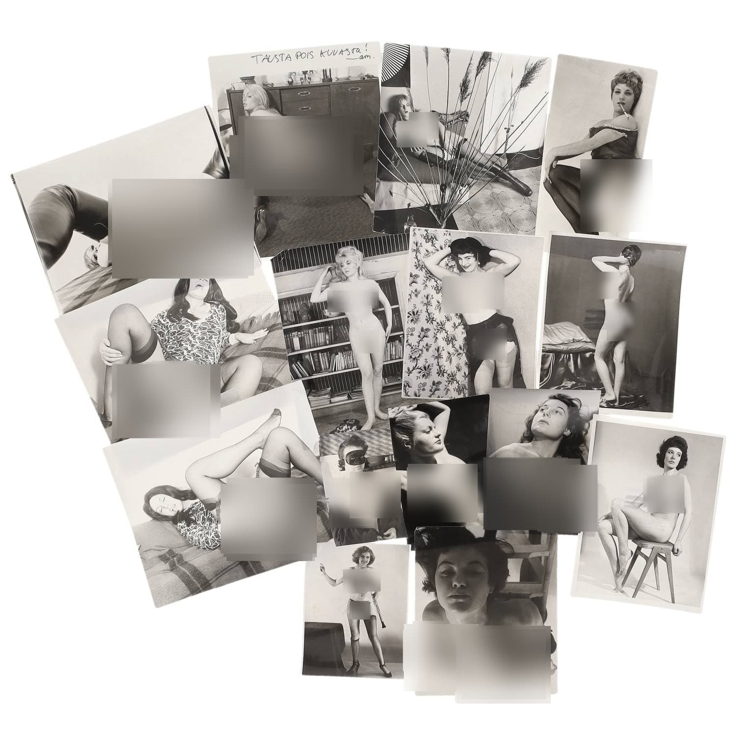 Erotica, étude de nu, photographies érotiques et divers. Circa 1950-70. Ensemble d’une quinzaine de tirages argentiques. Exemples de sujets : femmes nues, dénudées et autres. Sur certains versos, annotations et/ou copyright (exemple : Alain ARMEZ). Divers états (dont gondolements, plis et traces) et formats moyens environ de 13,5 x 9 cm à 21,5 x 16,5 cm.