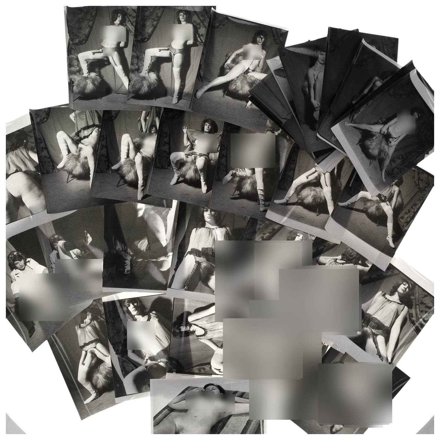Erotica, étude de nu, photographies érotiques et divers. Circa 1950-70. Ensemble d’une trentaine de tirages argentiques. Exemples de sujets : femmes nues, dénudées, sexe féminin, macrophotographie, etc. Sur certains versos, annotations. Divers états (dont gondolements, plis et traces) et formats entiers moyens environ 24 x 18 cm.