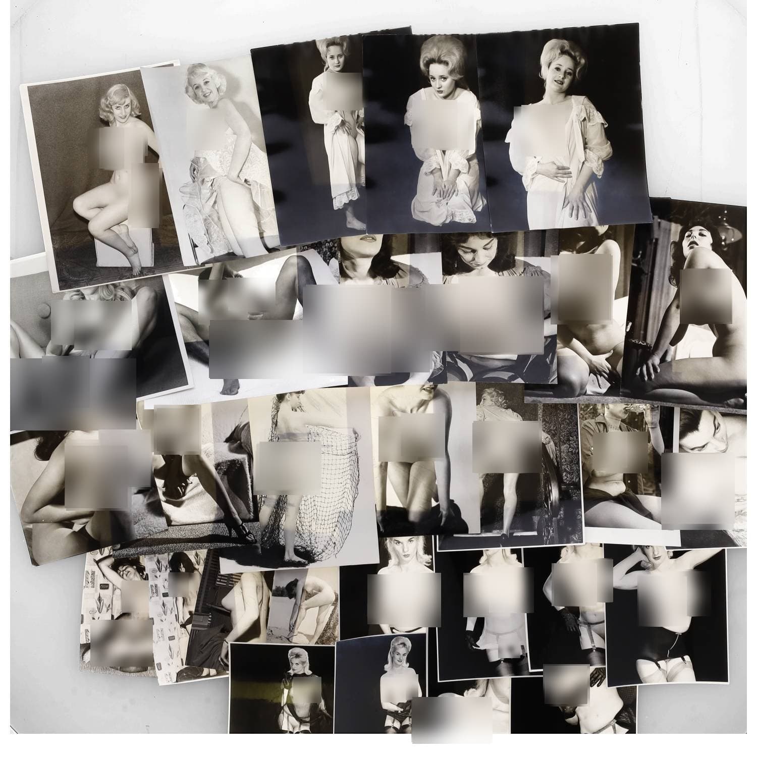 Erotica, étude de nu, photographies érotiques, pornographiques et divers. Circa 1950-70. Ensemble d’une trentaine de tirages argentiques. Exemples de sujets : femmes nues, dénudées, sexe féminin, macrophotographie, etc. Sur certains versos, annotations et/ou copyright. Divers états (dont gondolements, plis et traces) et formats entiers moyens environ de 16 x 11,5 cm à 24,5 x 20 cm.