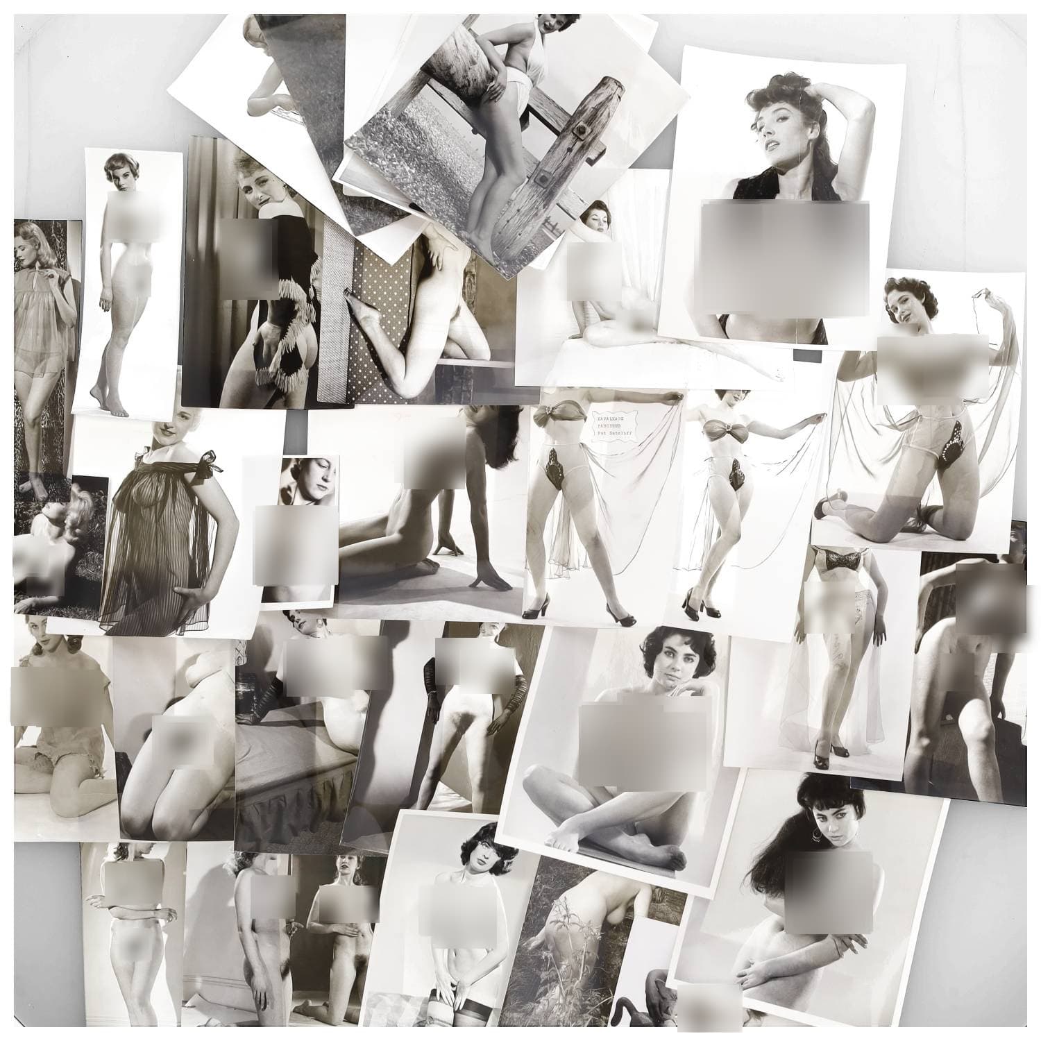 Erotica, étude de nu, photographies érotiques et divers. Circa 1950-70. Ensemble d’une trentaine de tirages argentiques principalement d’époque. Exemples de sujets : femmes nues, dénudées, sexes féminins, poitrine féminine, etc. Sur certains versos, annotations et/ou copyright (exemple : Russel GAY ou encore Bob ROBSON). Divers états (dont gondolements, plis et traces) et formats entiers moyens environ de 13,5 x 8,5 cm à 25,5 x 20 cm.