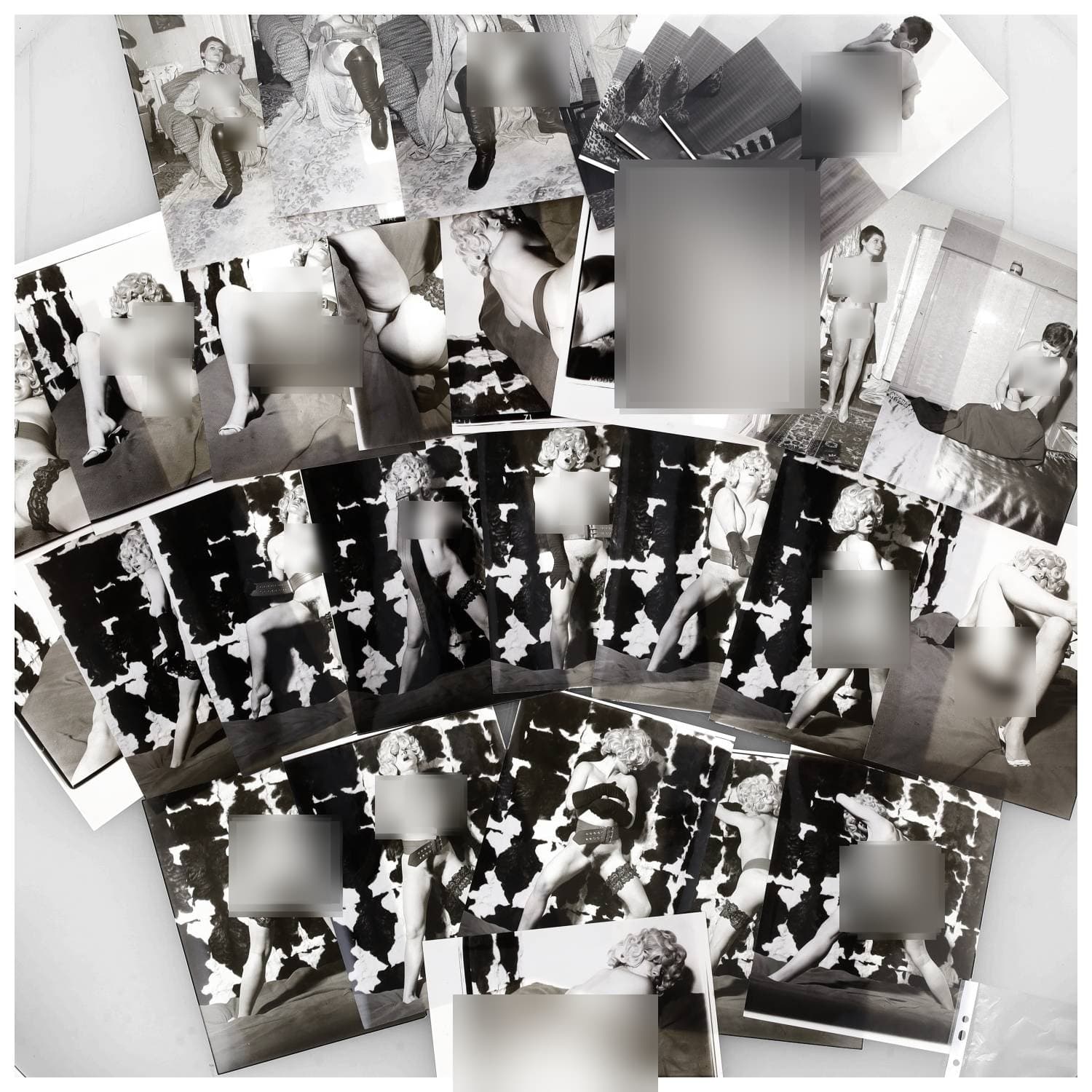 Erotica, étude de nu, photographies érotiques et divers. Circa 1950-60’s. Ensemble d’une trentaine de tirages argentiques. Exemples de sujets : femmes nues, dénudées, sexe féminin, fessier, poitrine, ‘Scandinaves’, etc. Sur certains versos, annotations. Divers états (dont gondolements, plis et traces) et formats entiers moyens environ 24 x 18 cm.