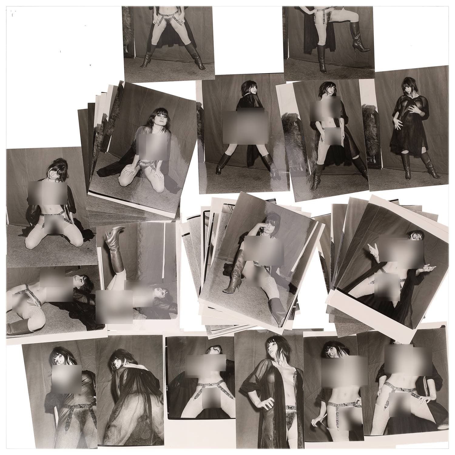Erotica, étude de nu, photographies érotiques et divers. Circa 1950-60’s. Ensemble d’une trentaine de tirages argentiques. Exemples de sujets : femmes nues, dénudées, sexe féminin, fessier, poitrine, ‘Scandinaves’, etc. Sur certains versos, annotations. Divers états (dont gondolements, plis et traces) et formats entiers moyens environ 24 x 18 cm.