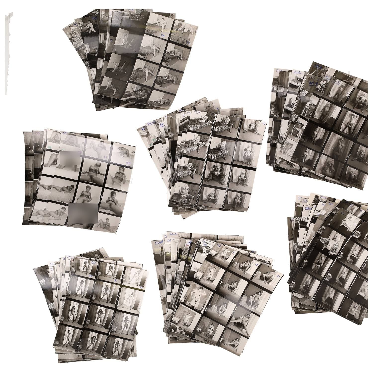 Erotica, étude de nu, photographies érotiques, pornographiques et divers. Circa 1950-70. Ensemble d’une centaine de tirages argentiques : des planches-contact. Exemples de sujets : femmes nues, dénudées, sexe féminin, fessier, poitrine, ‘Scandinaves’, etc. Sur certains versos et/ou rectos, annotations. Divers états (dont gondolements, plis et traces) et formats entiers moyens environ 24 x 18 cm.