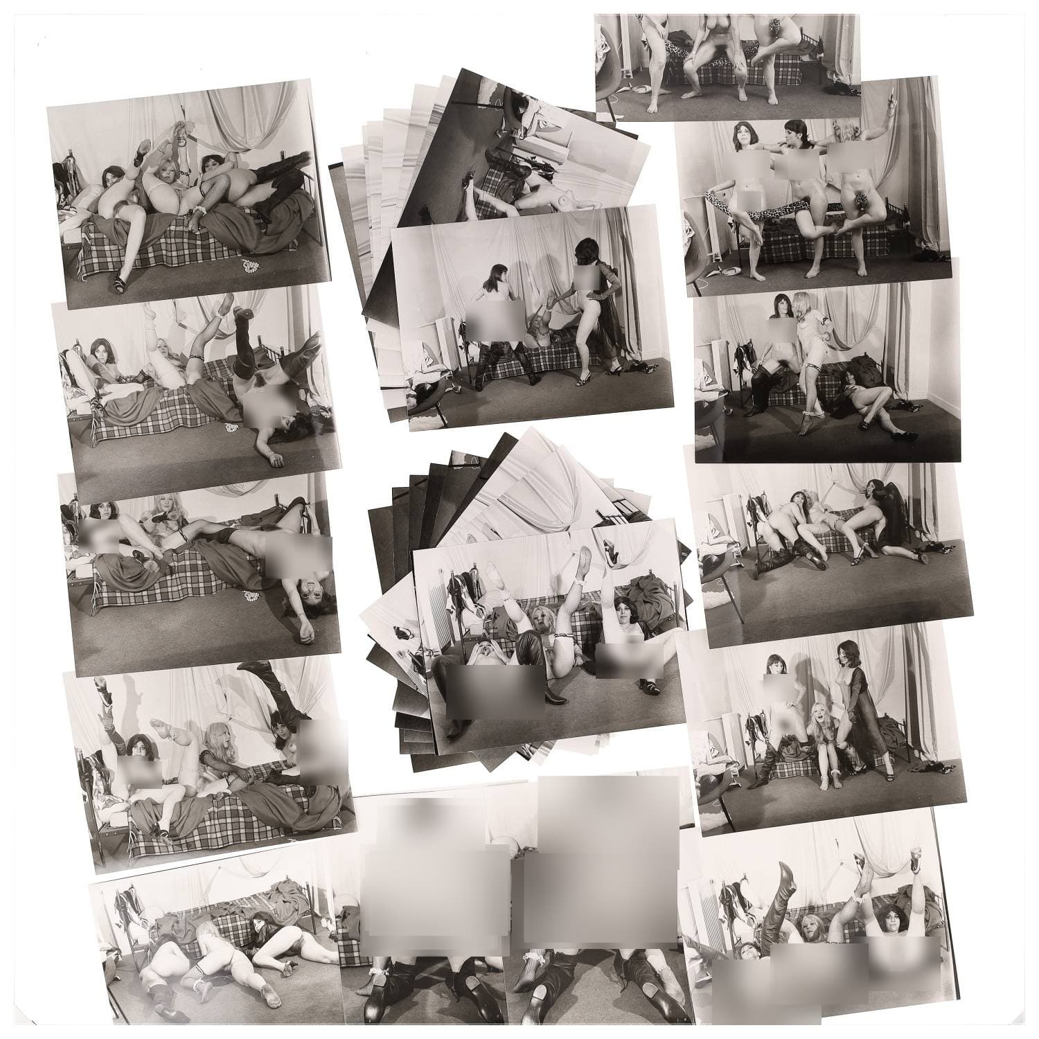 Erotica, étude de nu, photographies érotiques et divers. Circa 1950-70’s. Ensemble d’une trentaine de tirages argentiques. Exemples de sujets : femmes nues, dénudées, sexe féminin, fessier, poitrine, ‘Scandinaves’, etc. Sur certains versos, annotations. Divers états (dont gondolements, plis et traces) et formats entiers moyens environ 24 x 18 cm.