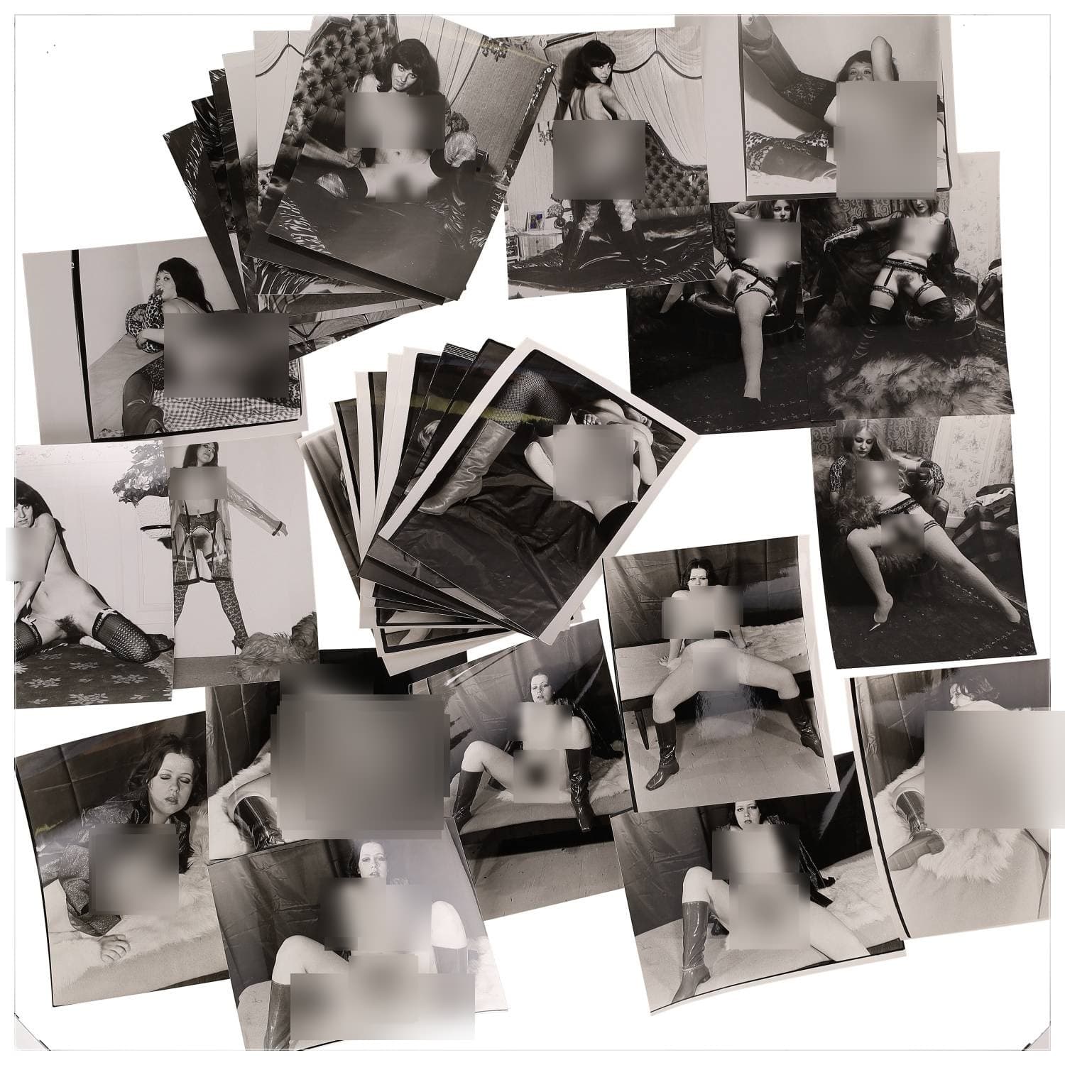 Erotica, étude de nu, photographies érotiques, pornographiques et divers. Circa 1950-70’s. Ensemble d’une trentaine de tirages argentiques. Exemples de sujets : femmes nues, dénudées, sexe féminin, fessier, poitrine, macrophotographies, etc. Sur certains versos, annotations. Divers états (dont gondolements ou encore traces) et formats entiers moyens environ 24 x 18 cm.