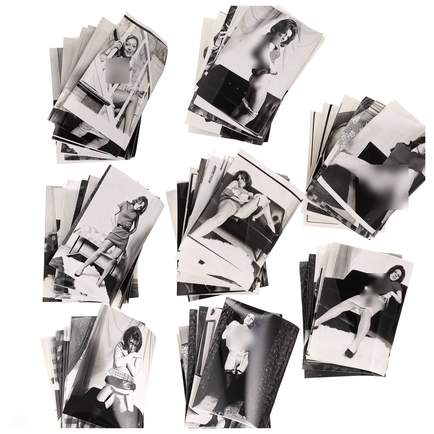 Erotica, étude de nu, photographies érotiques, pornographiques et divers. Circa 1950-70’s. Ensemble d’une trentaine de tirages argentiques. Exemples de sujets : femmes nues, dénudées, sexe féminin, fessier, poitrine, macrophotographies, etc. Sur certains versos, annotations. Divers états (dont gondolements ou encore traces) et formats entiers moyens environ 24 x 18 cm.