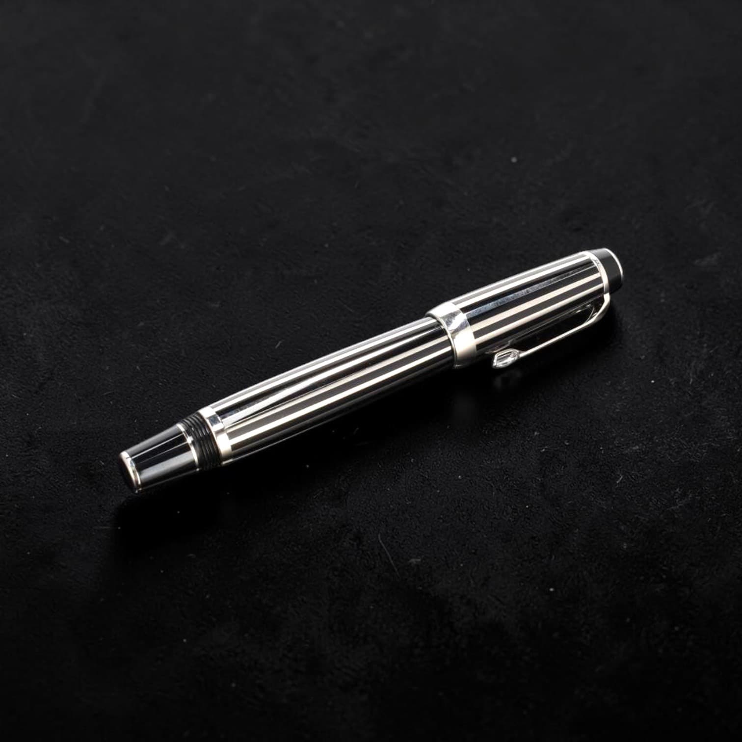 MONTBLANC, Stylo Roller Bohème “saphir blanc”