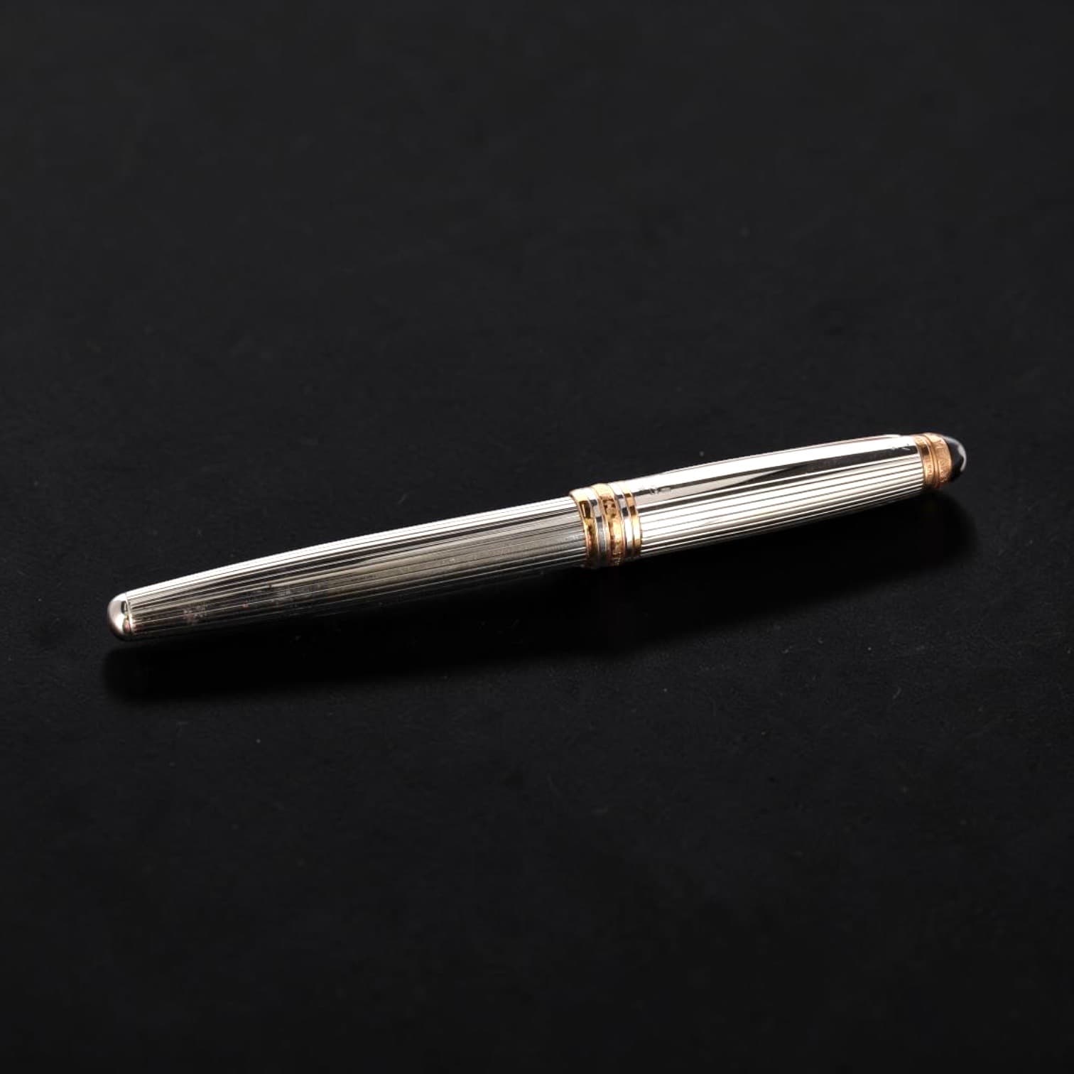 Meisterstück Classique “75th Anniversary” Stylo plume en argent 925 guilloché strié
