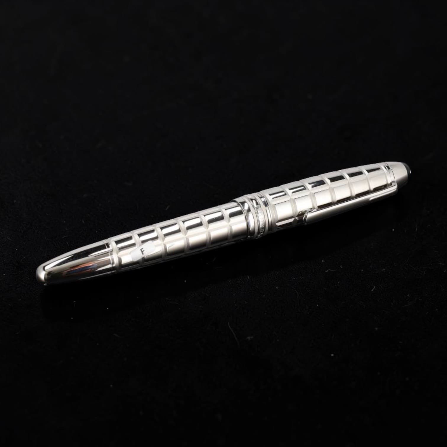 Stylo-plume Montblanc Meisterstuck Solitaire Facet Classique