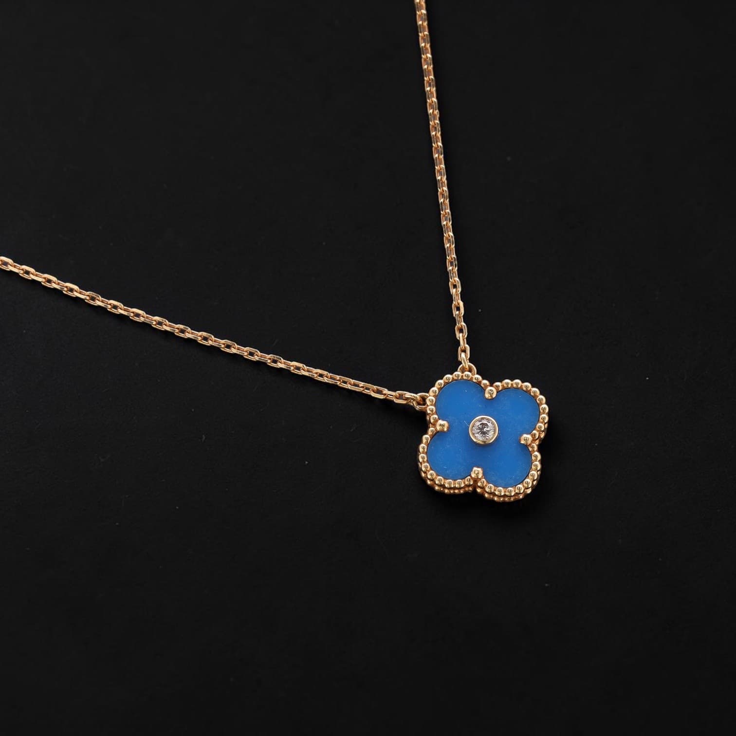 Collier pendentif en or 18k (750e) "Alhambra Holiday"