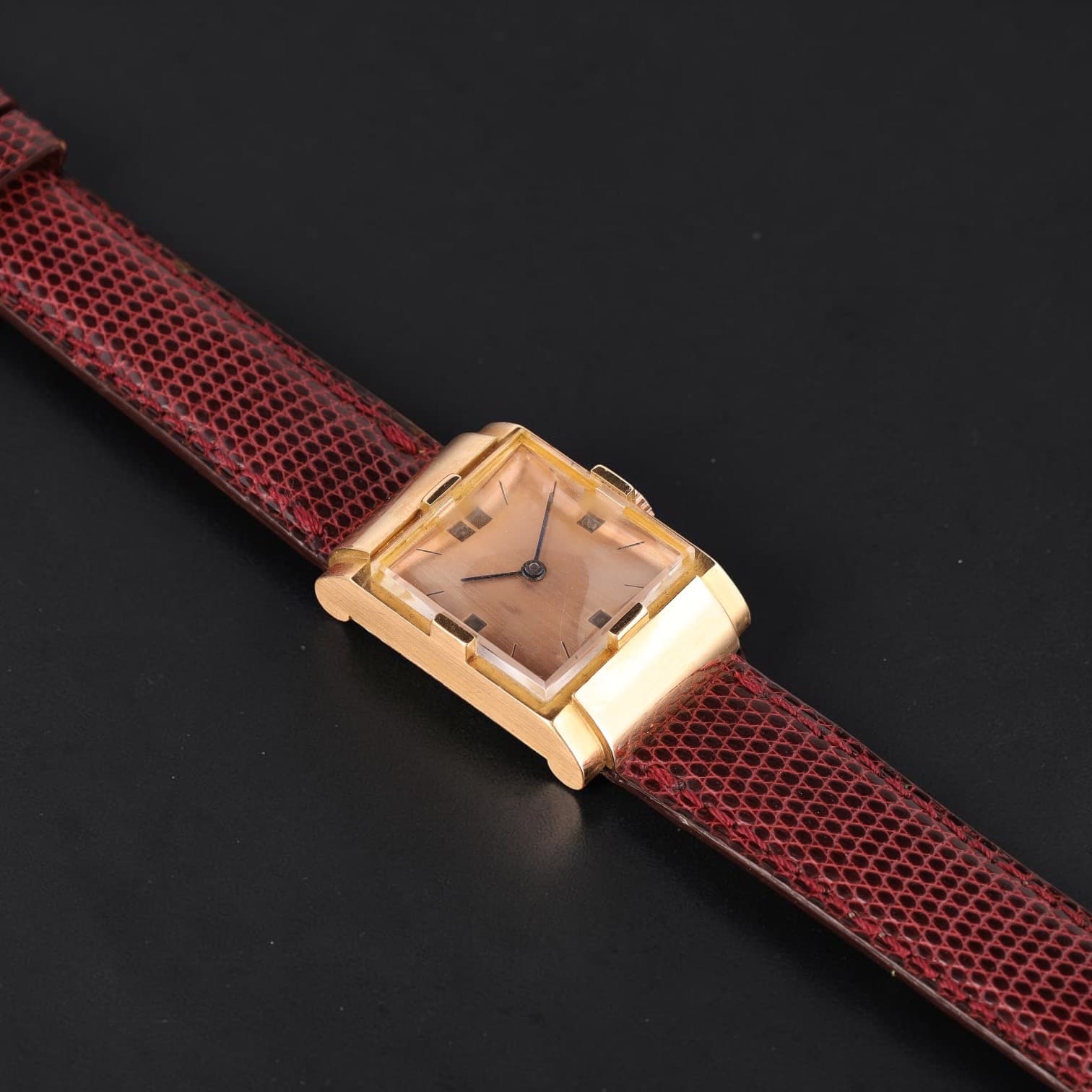 Montre bracelet de forme en or 18K