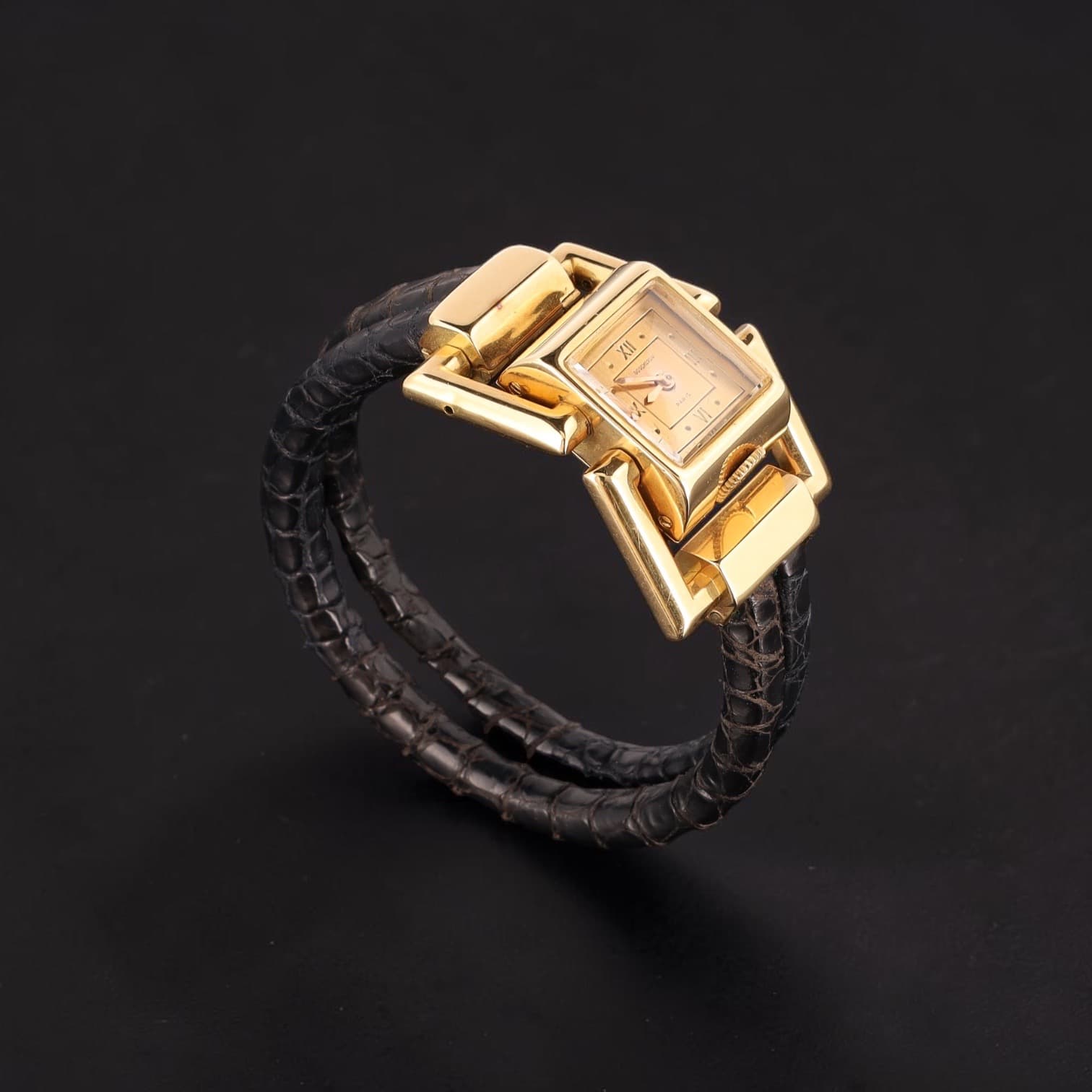 Montre bracelet de forme en or
