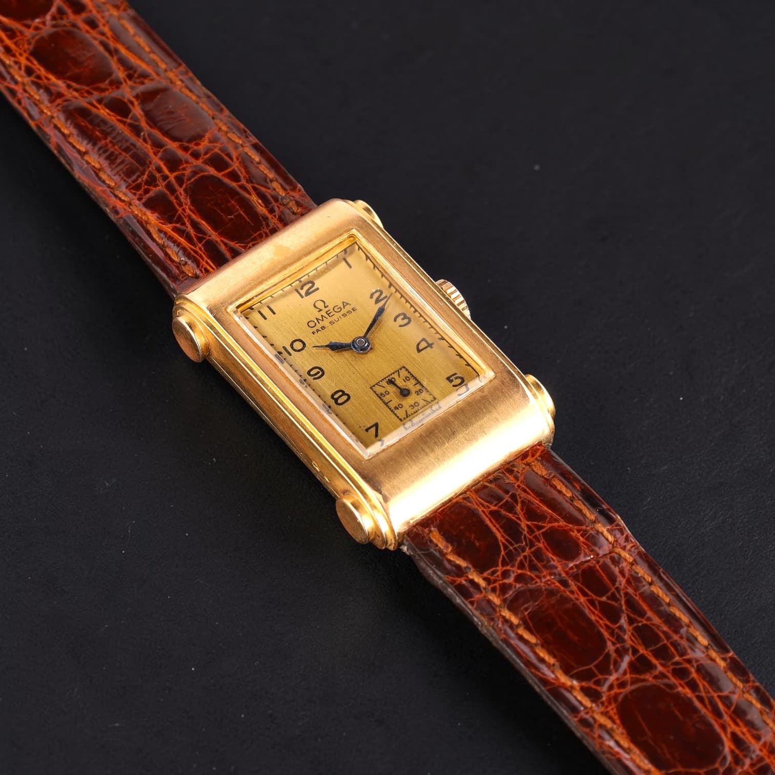 Montre bracelet de forme en or 18K (750 millièmes)