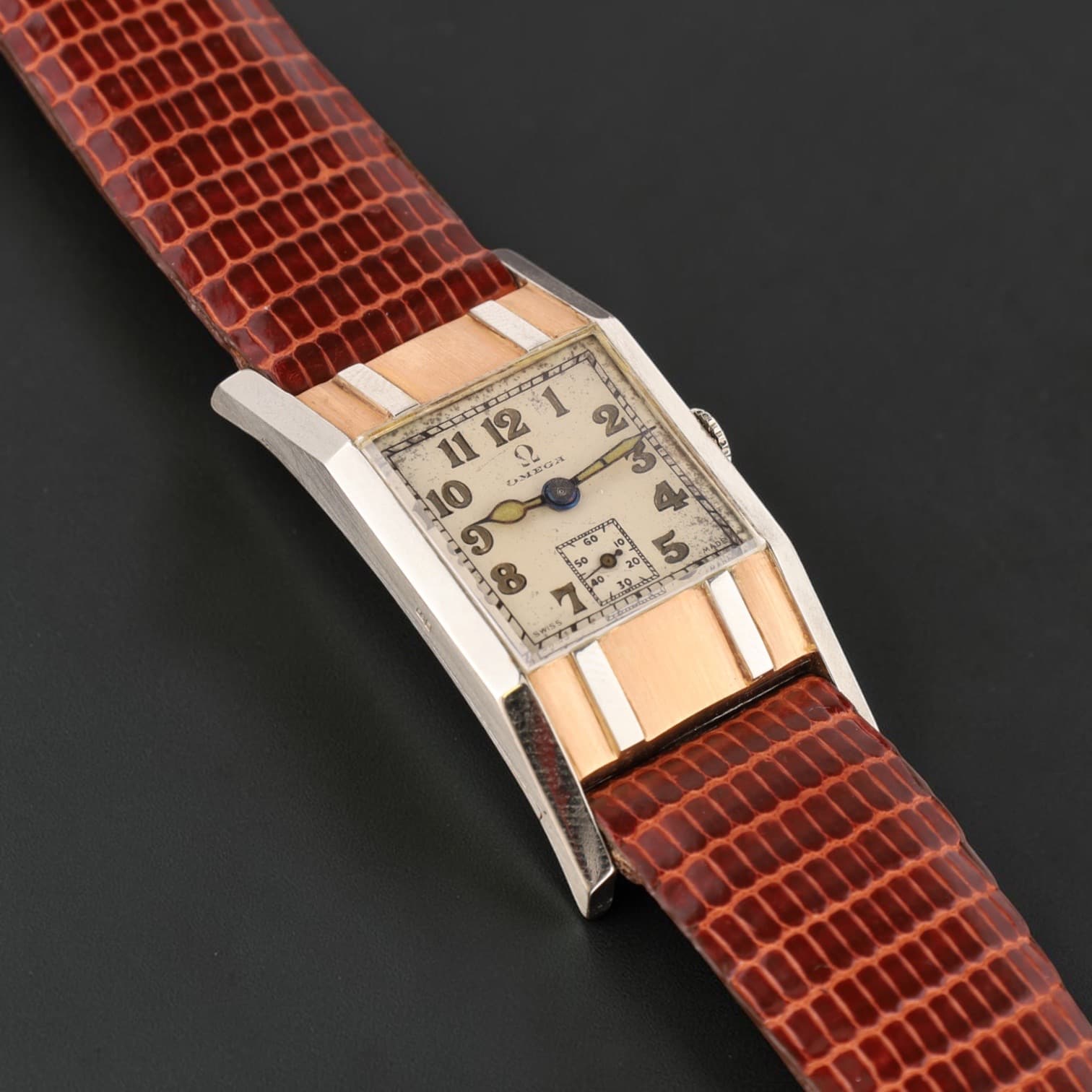 Montre bracelet de forme en or jaune et or gris