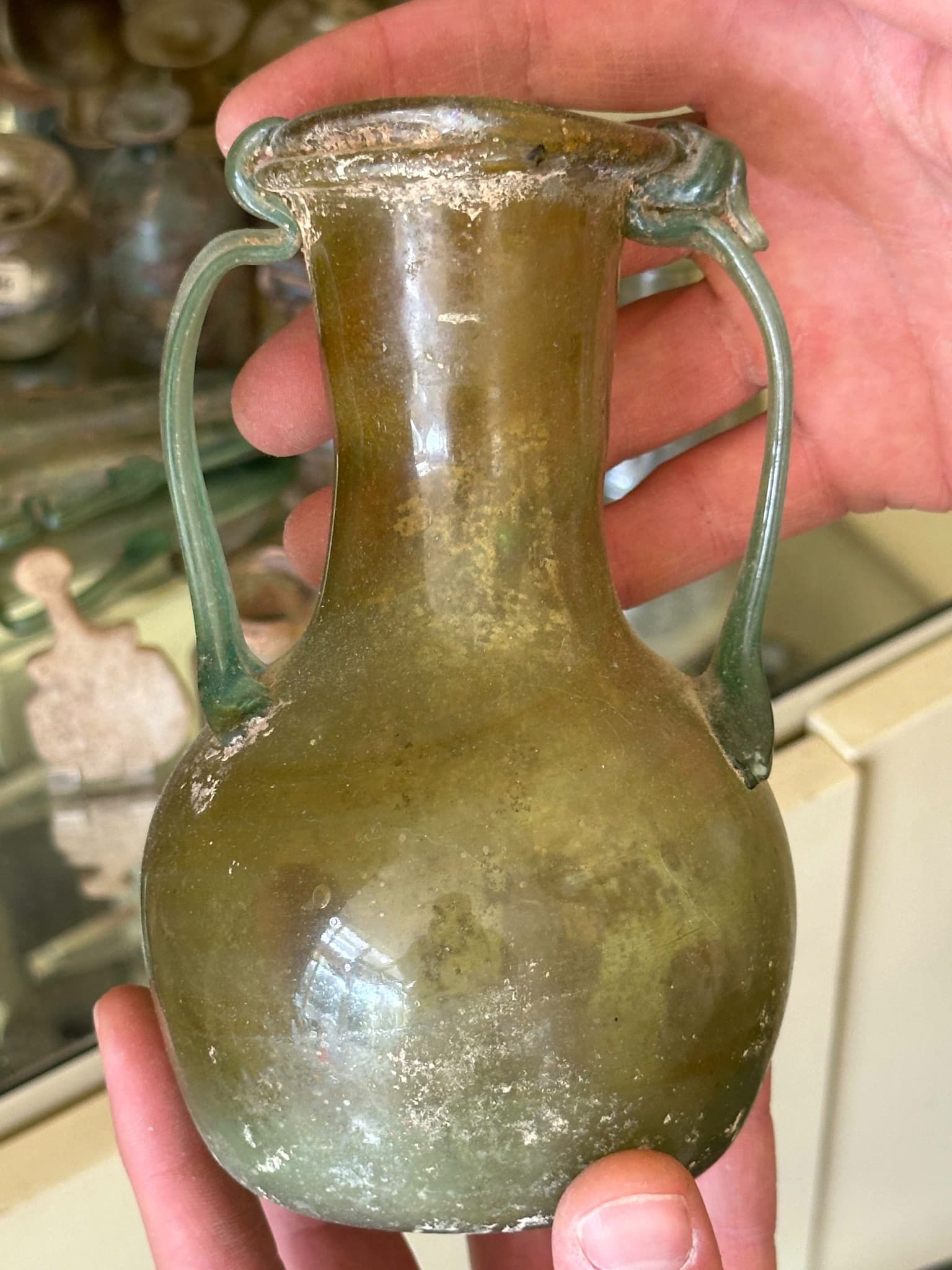 Amphorisque bicolore à panse jaune