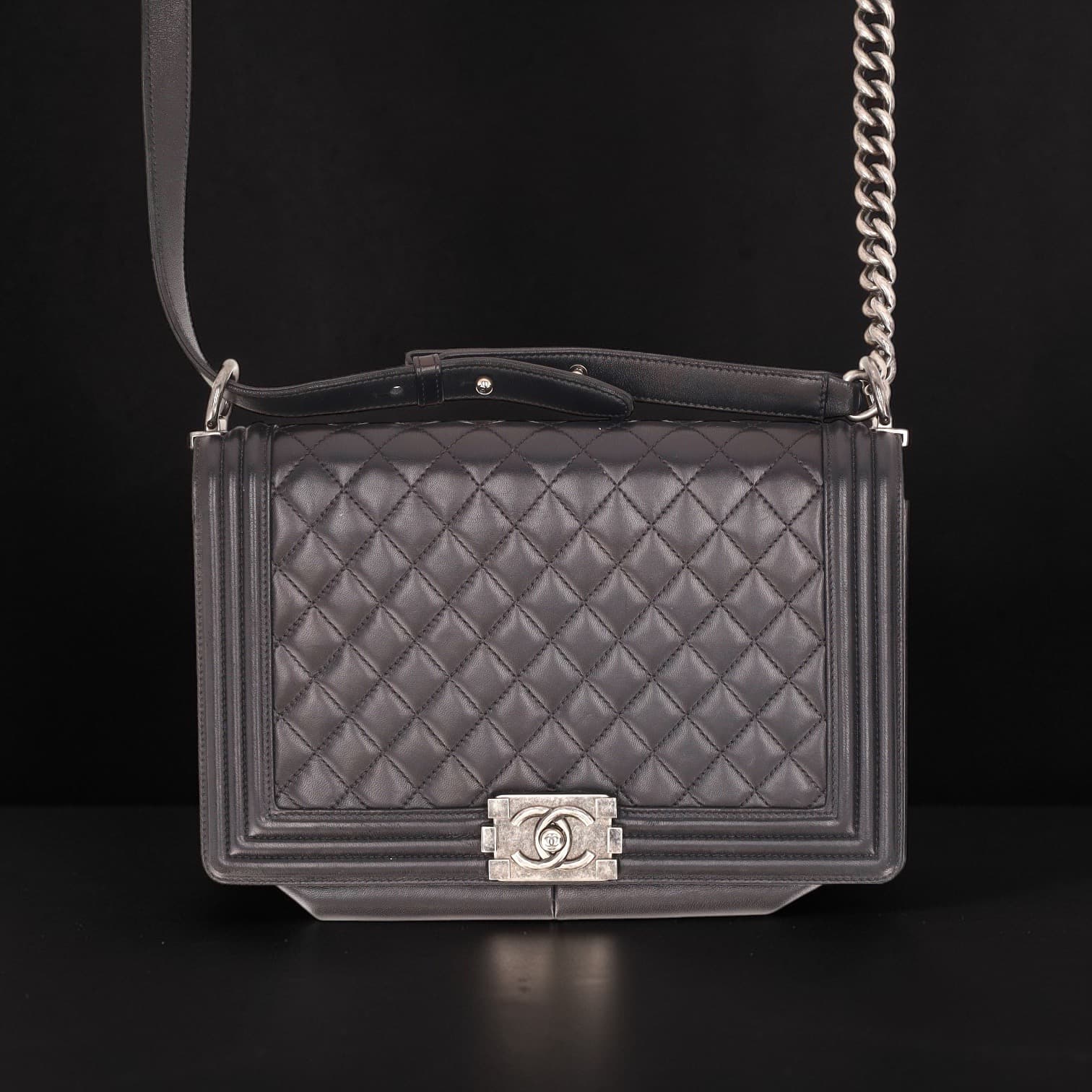 CHANEL.