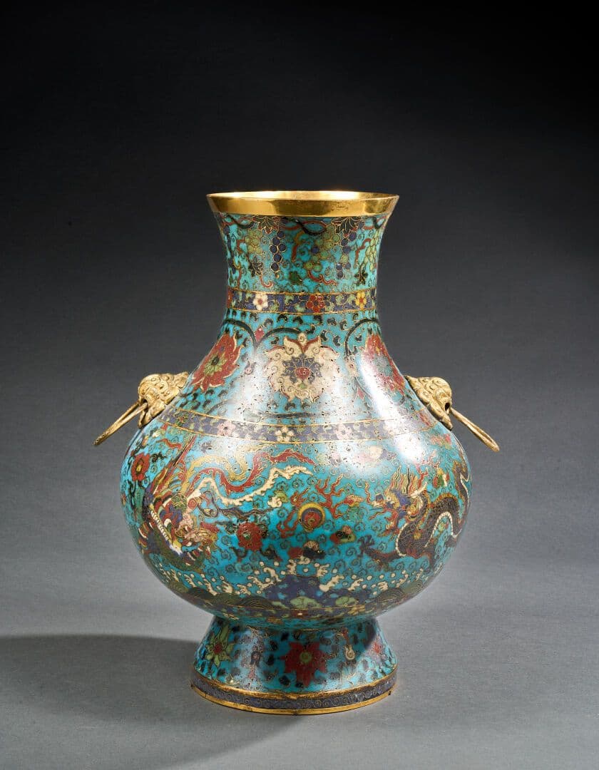 Vase hu en émaux cloisonnés